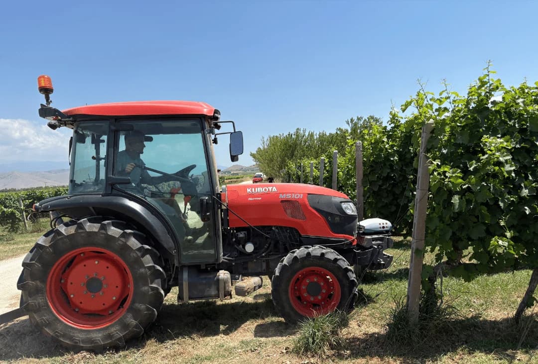 Viewer scanning crops from a tractor